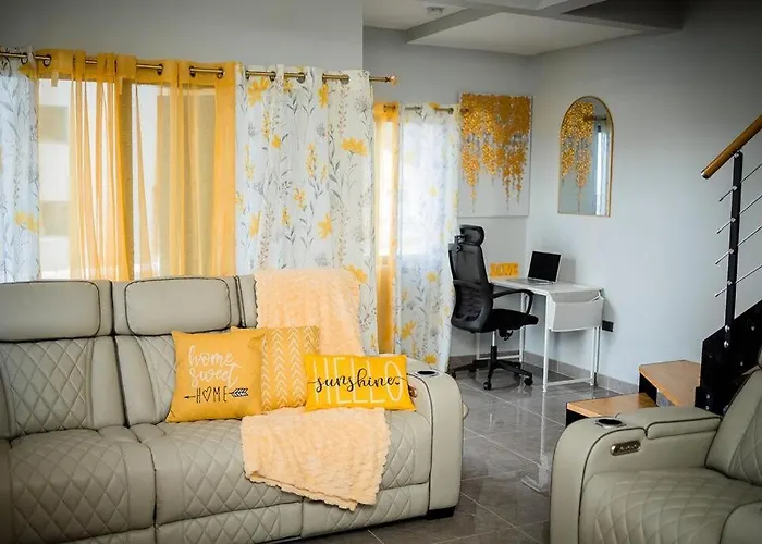 Gated Townhome With Pool Near Runaway Bay